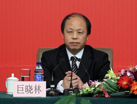 巨晓林